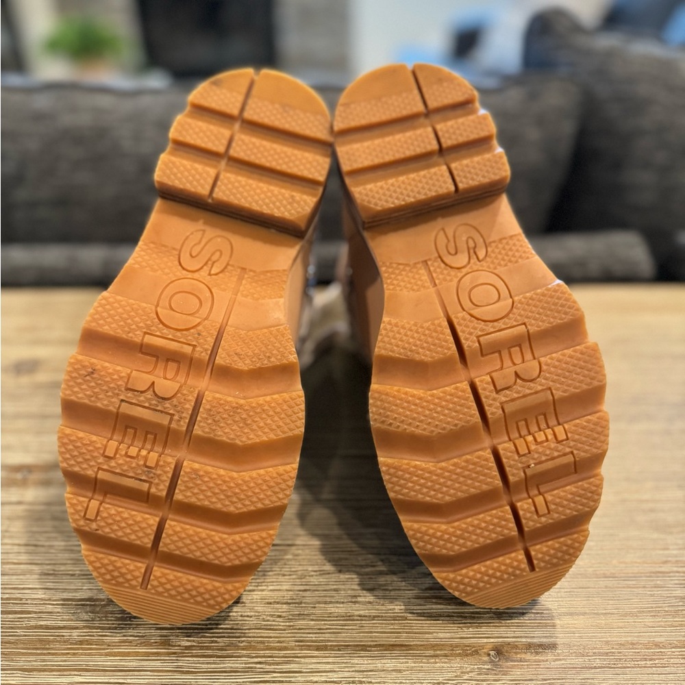 Sorel Tan Lace Up Boots - Picture 4 of 6